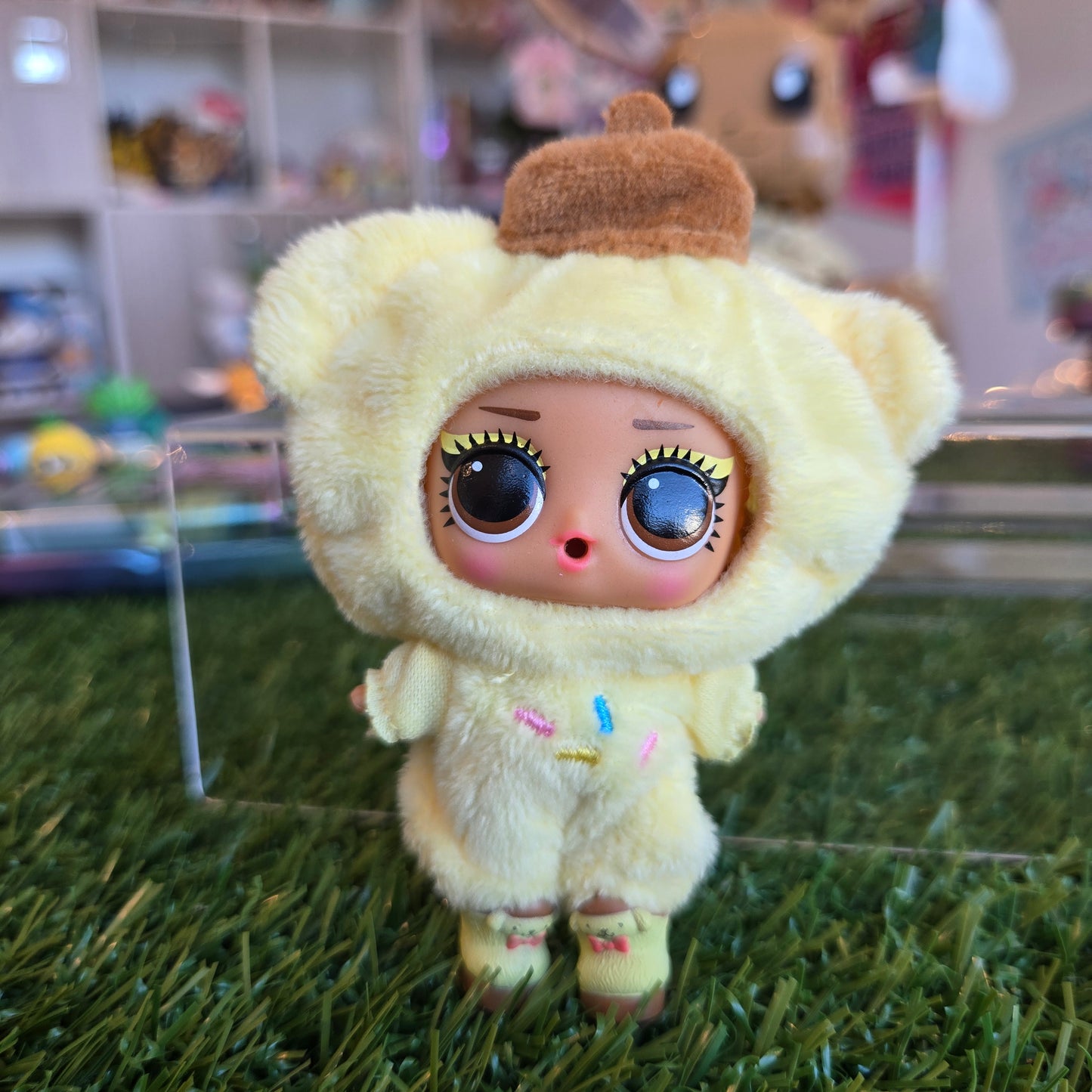 lol surprise figure (pom plush)