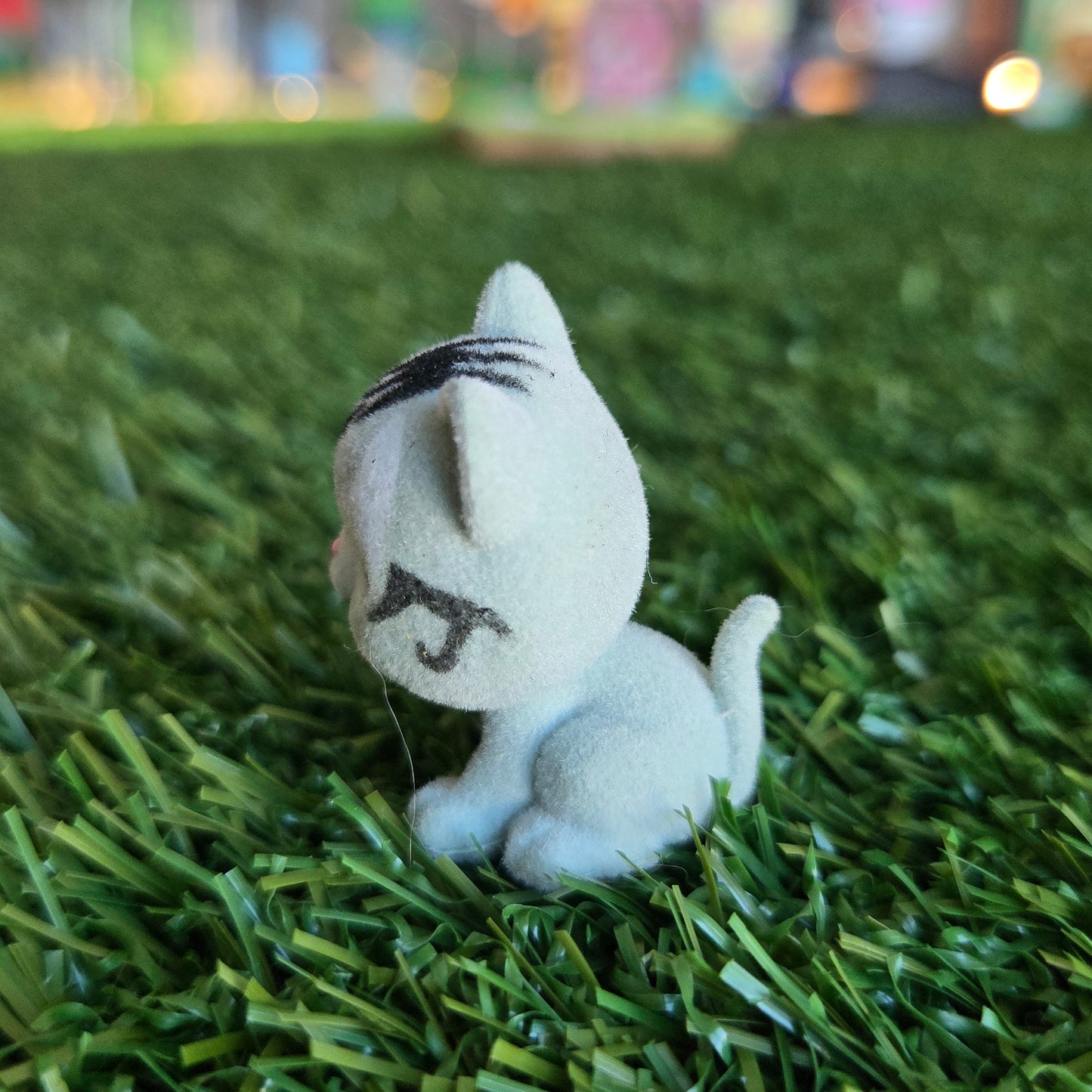 gray striped cat figure
