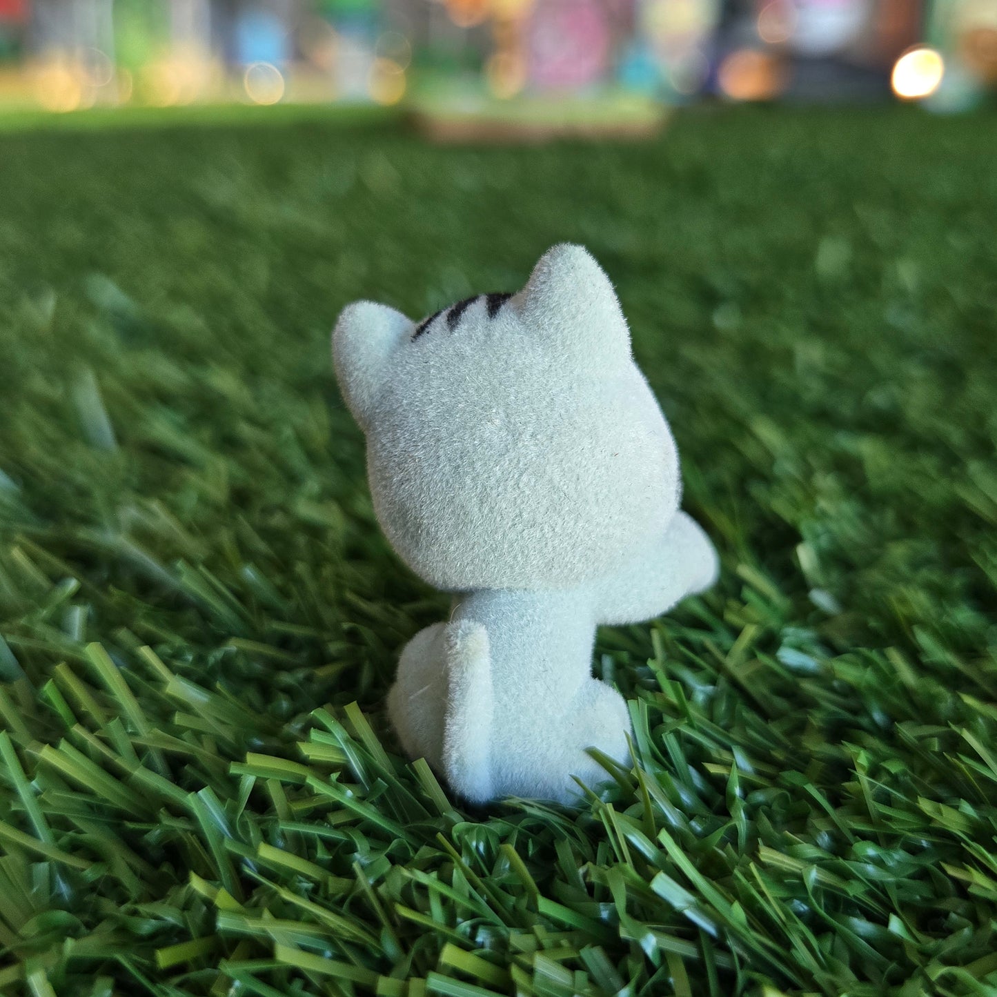 gray striped cat figure