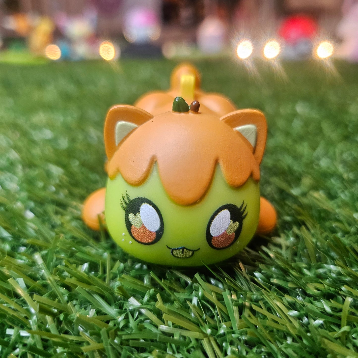 caramel apple aphmau cat figure