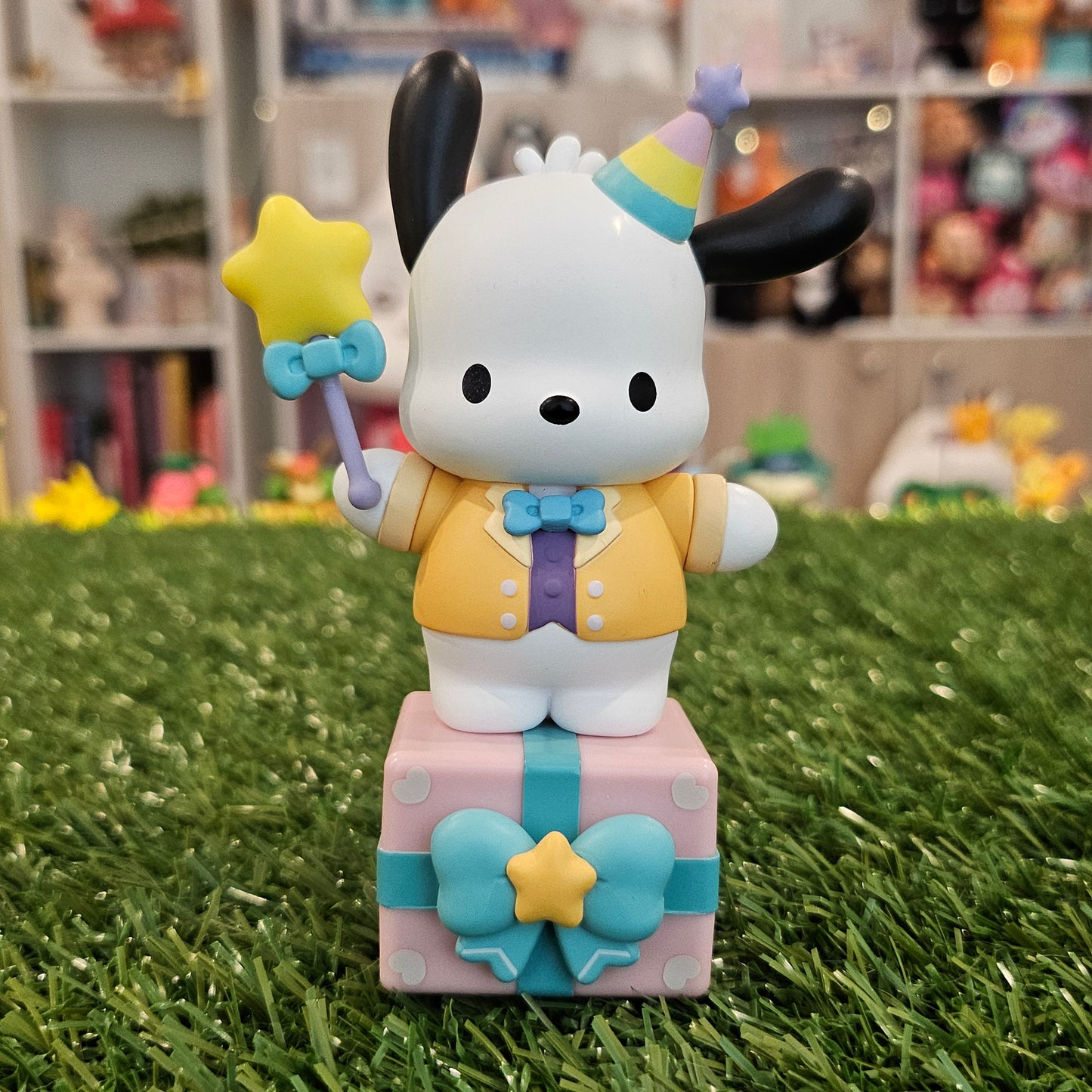 sporty puppy party figure