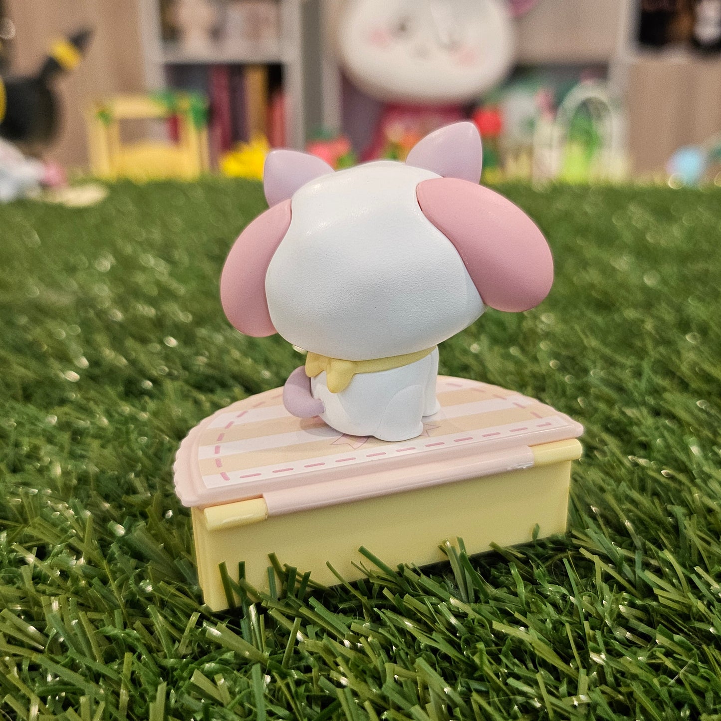 pink bunny meow cat figure