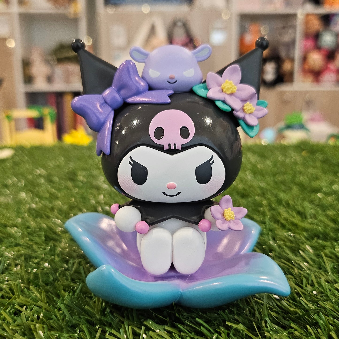 cheeky but charming flower figure