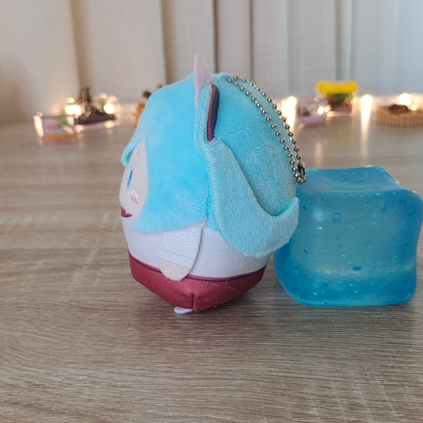 round miku (cinnamoroll cafe)