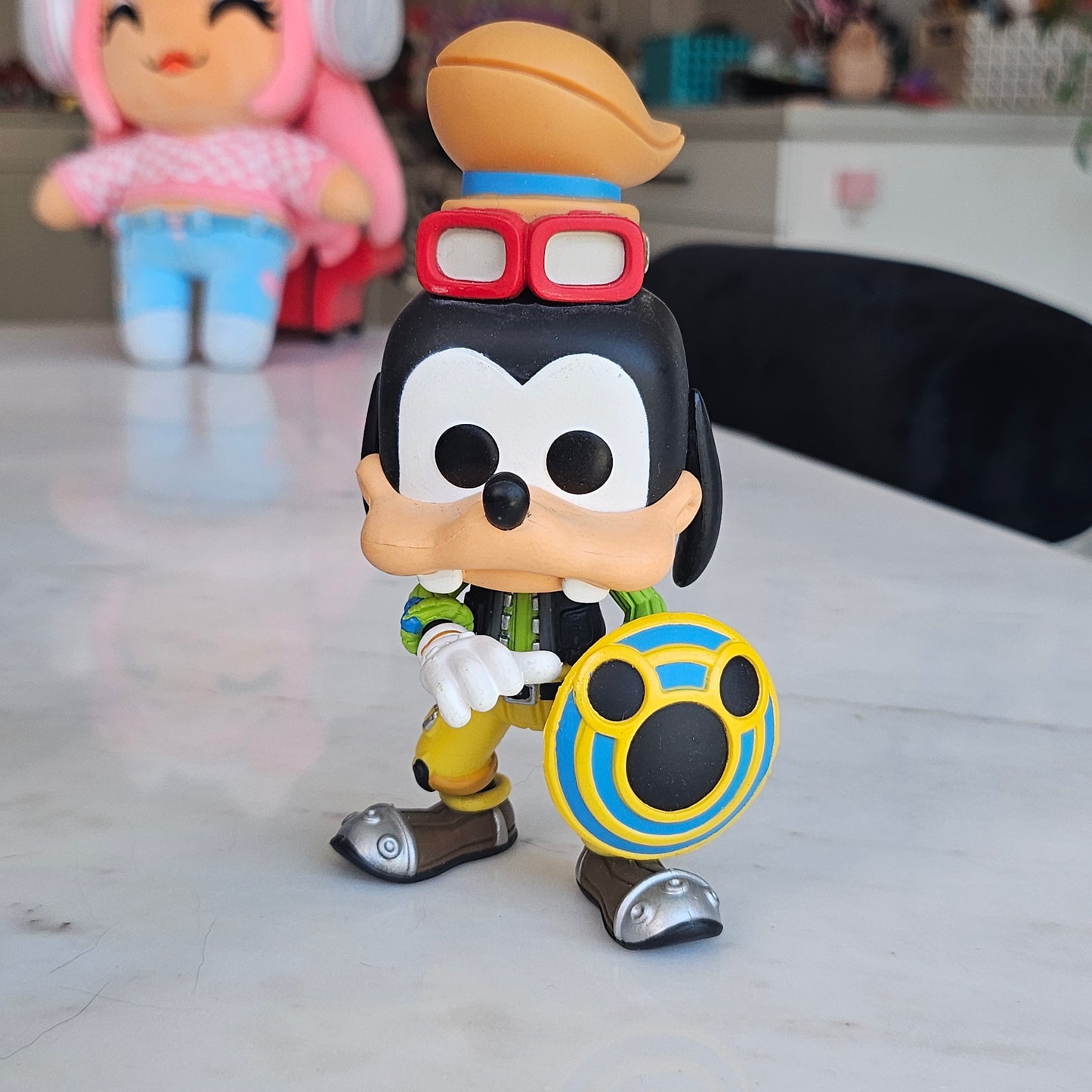 goofy shield pop