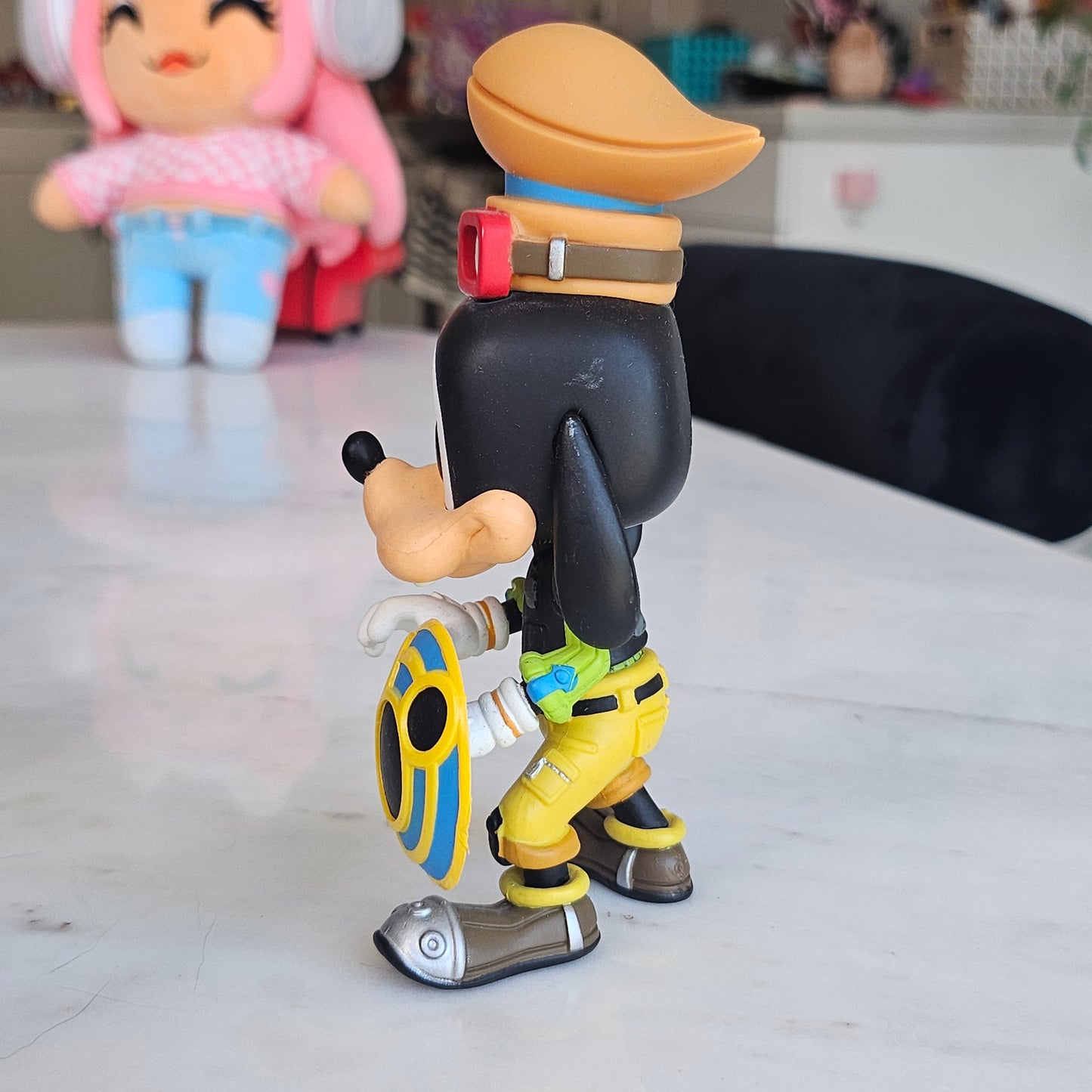 goofy shield pop